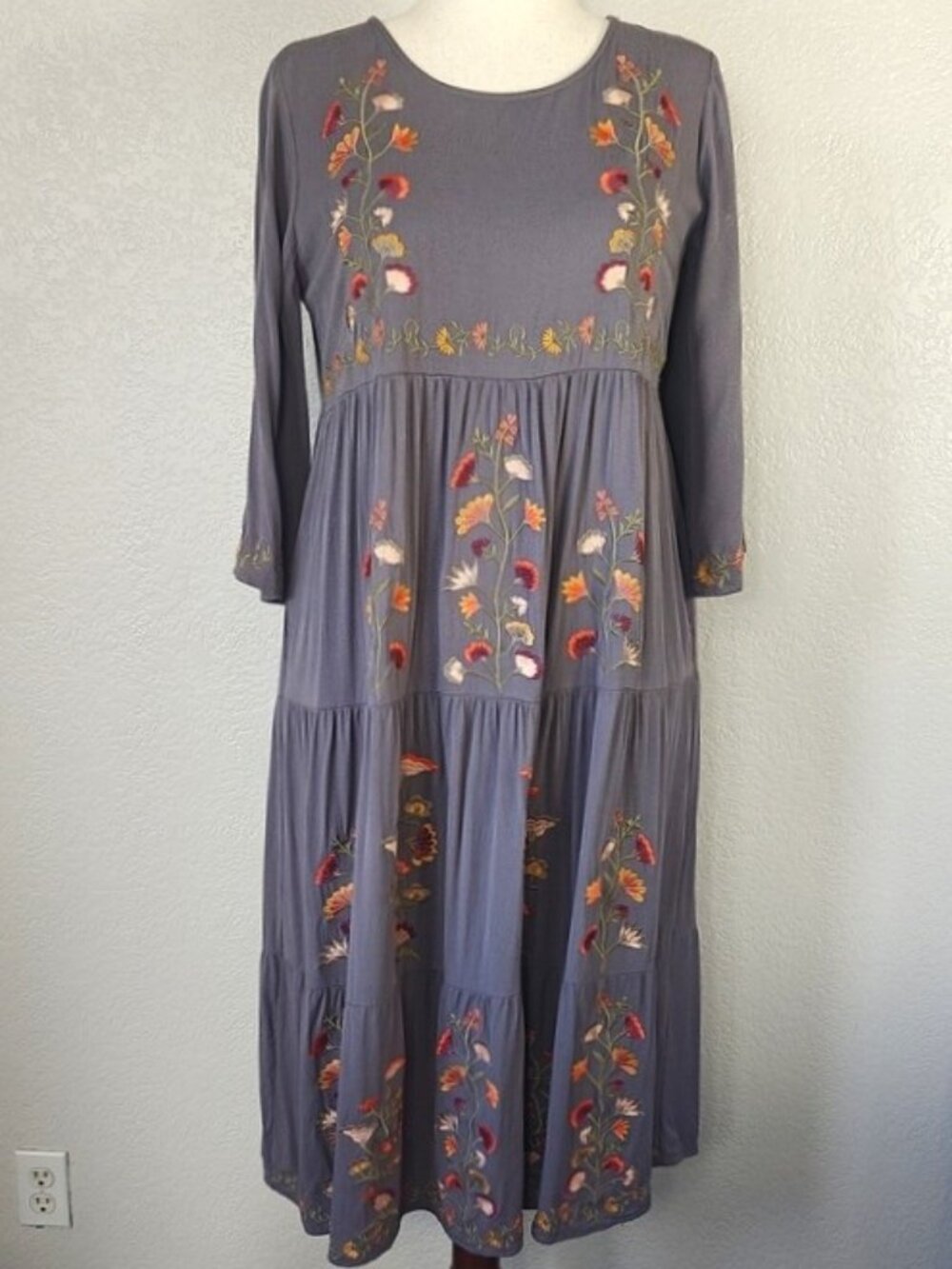Citrus & Lemon Sz M Midi Dress Lined Tiered Bell Sleeve Gray Warm Autumn Florals